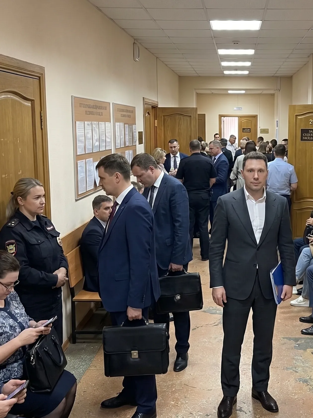 ВС РФ: годичный срок оспаривания торгов не продлевается ссылкой на позднее ознакомление с ЕГРН